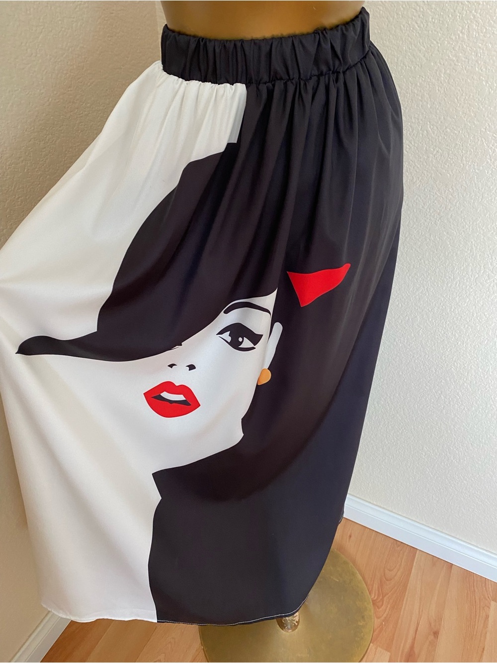 Lady Face Print Maxi Skirt - Picture 3 of 7
